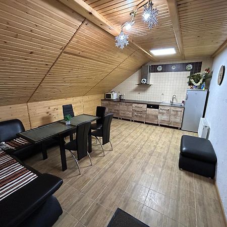 Любе Hotel Yablunytsya Luaran gambar