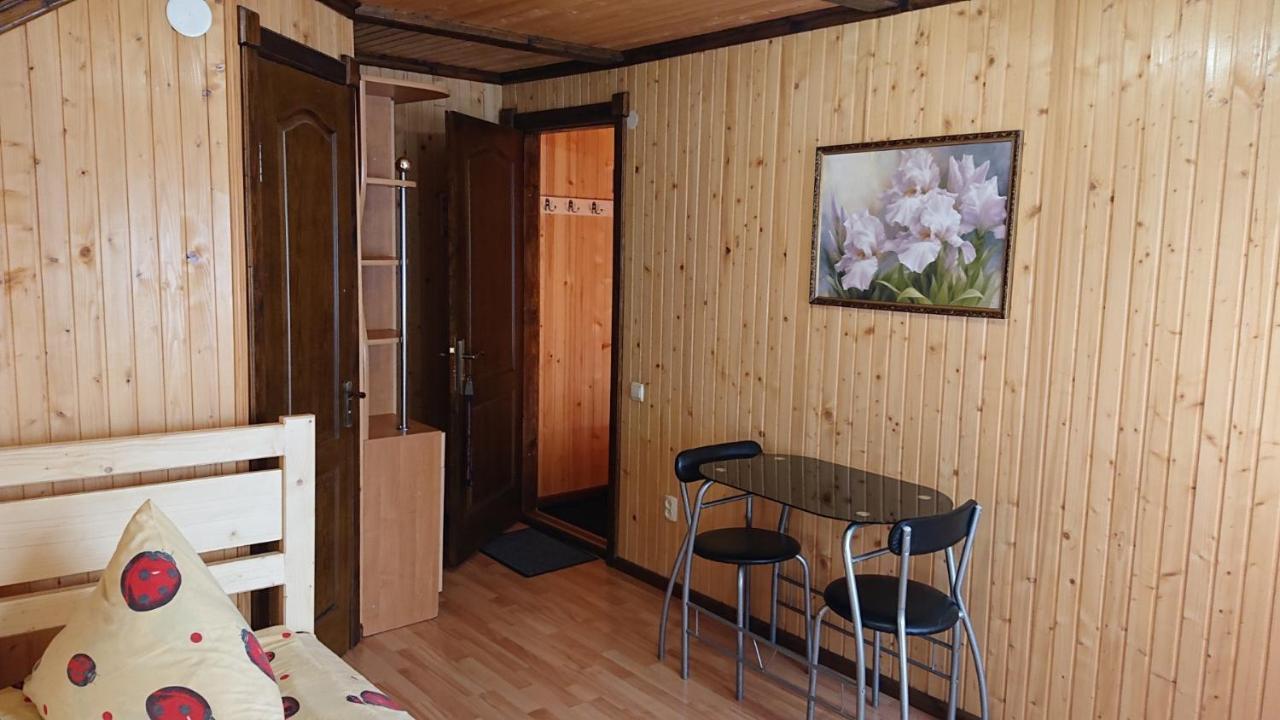 Любе Hotel Yablunytsya Luaran gambar
