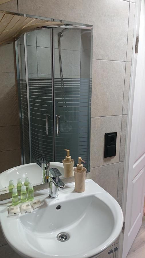 Любе Hotel Yablunytsya Luaran gambar