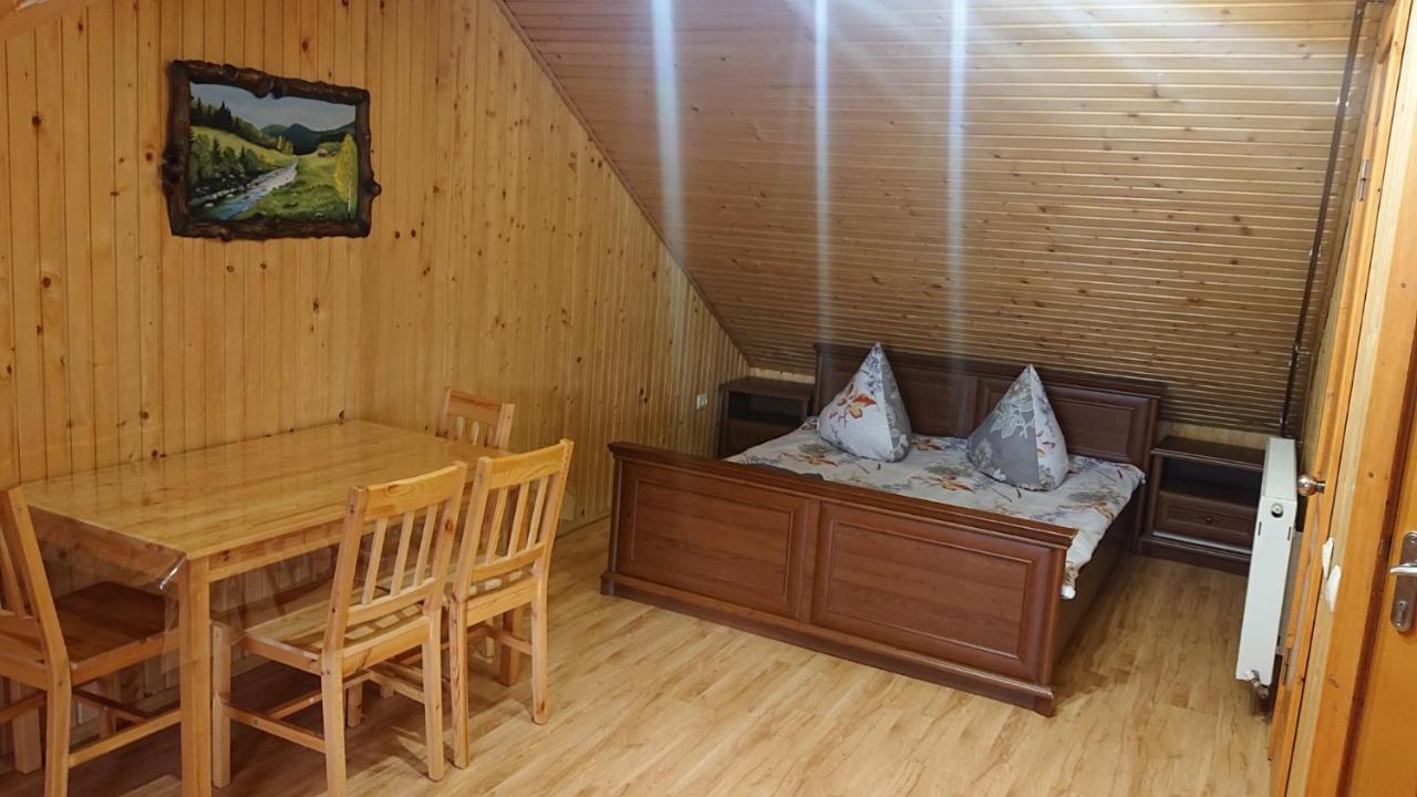 Любе Hotel Yablunytsya Luaran gambar
