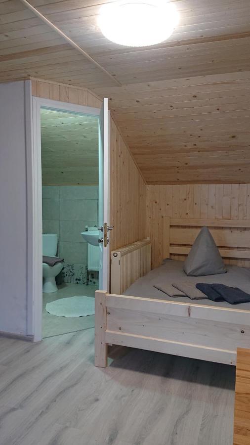 Любе Hotel Yablunytsya Luaran gambar
