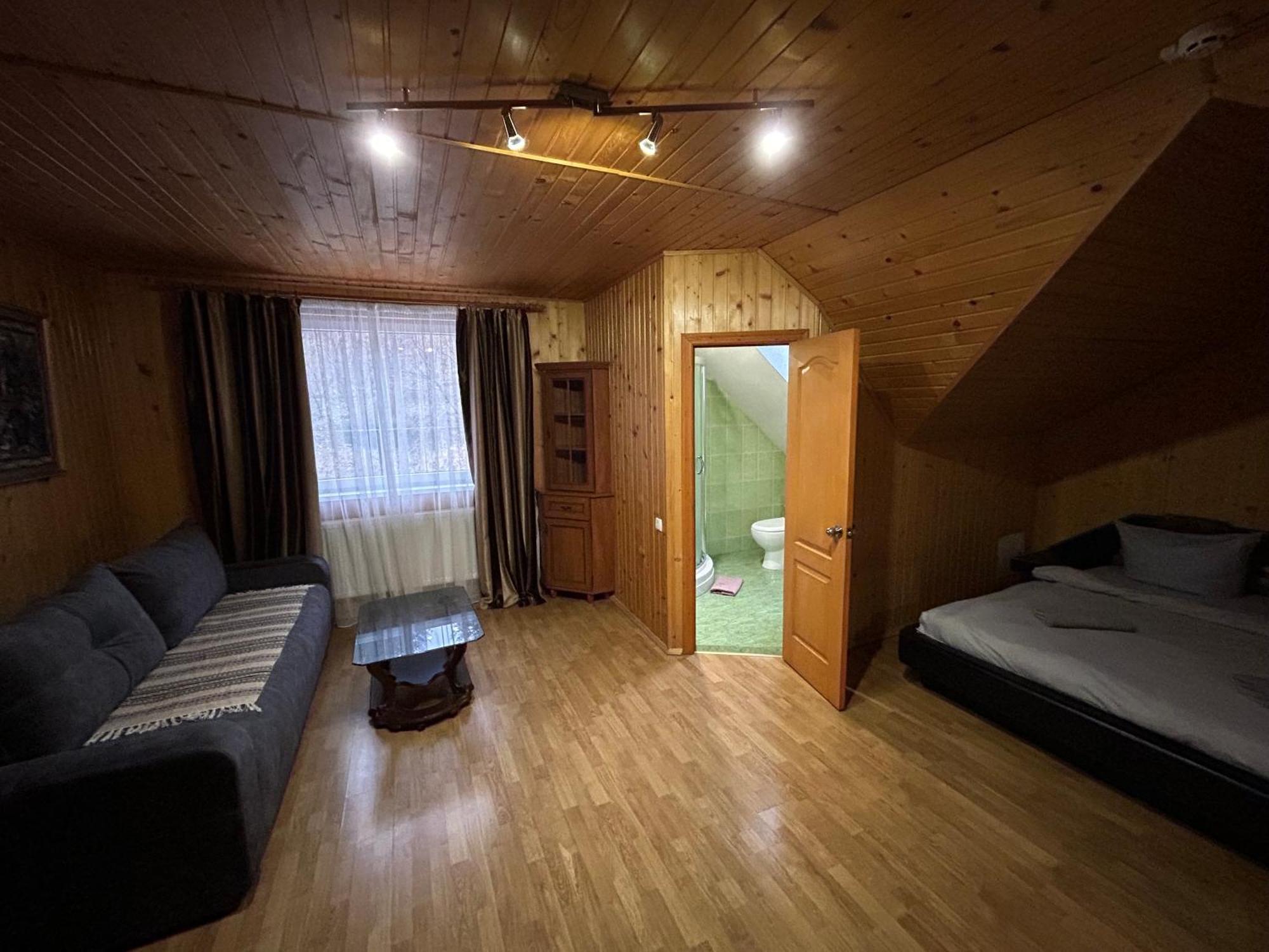 Любе Hotel Yablunytsya Luaran gambar