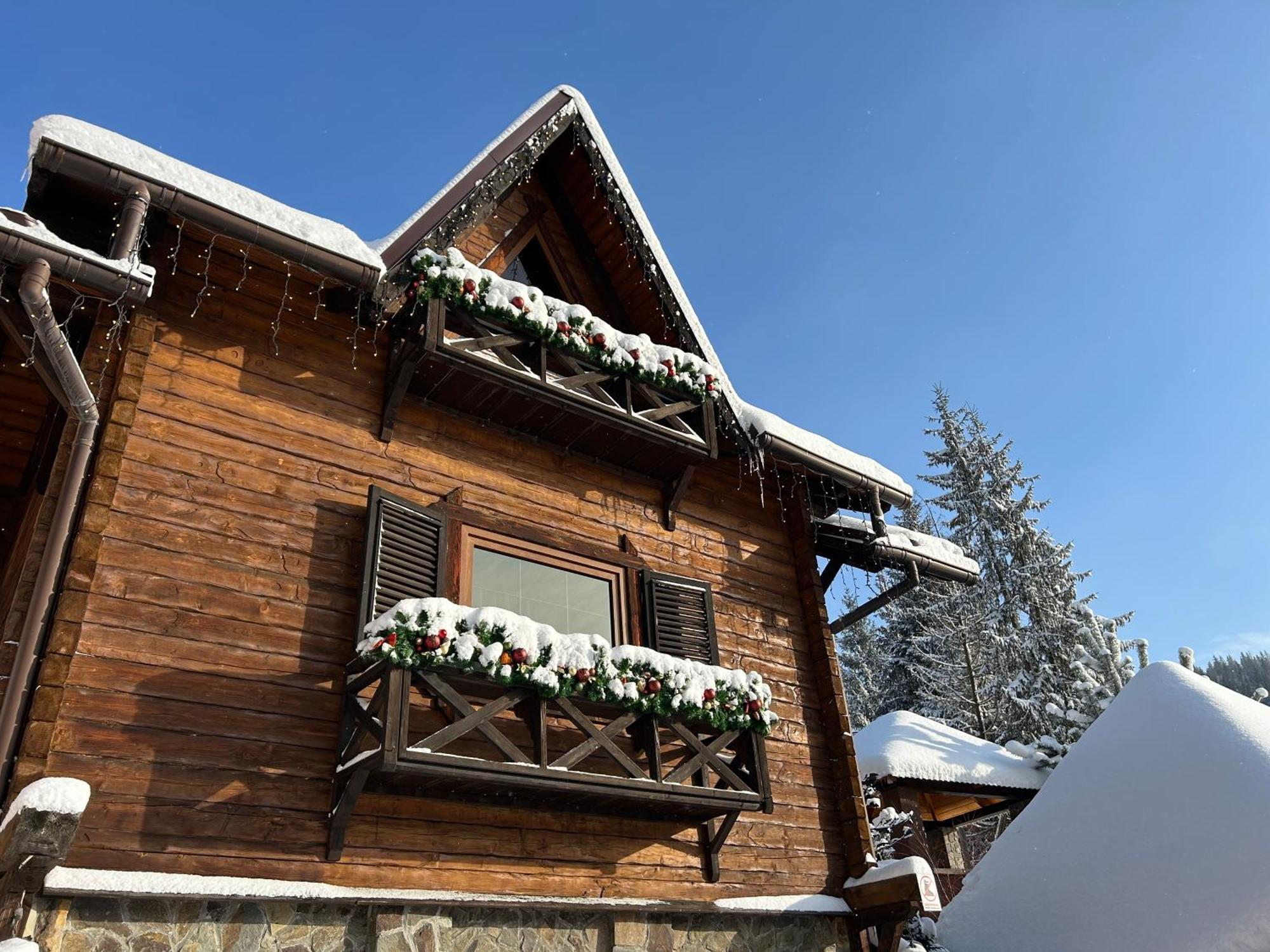 Любе Hotel Yablunytsya Luaran gambar
