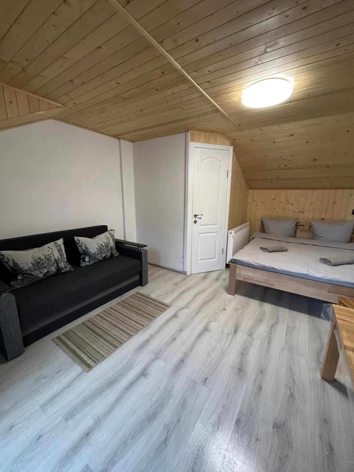 Любе Hotel Yablunytsya Luaran gambar