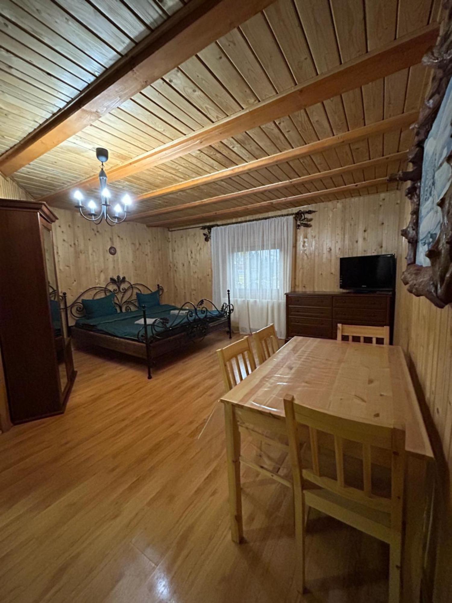 Любе Hotel Yablunytsya Luaran gambar