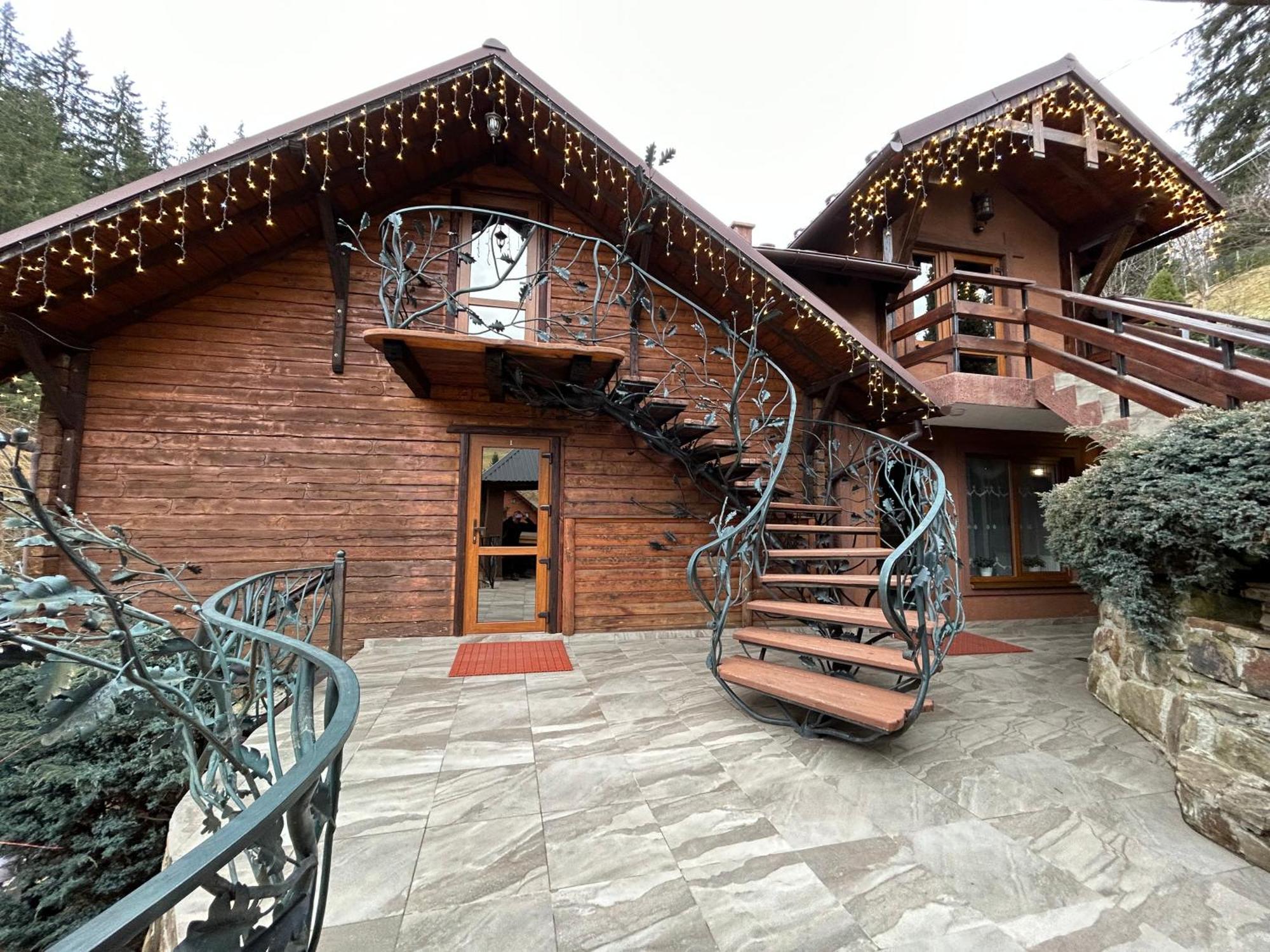 Любе Hotel Yablunytsya Luaran gambar