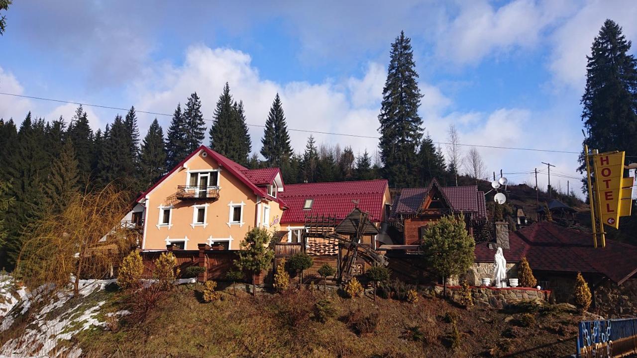 Любе Hotel Yablunytsya Luaran gambar