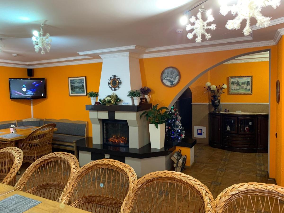 Любе Hotel Yablunytsya Luaran gambar
