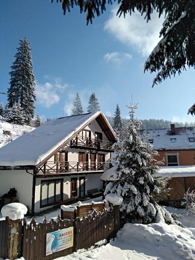 Любе Hotel Yablunytsya Luaran gambar
